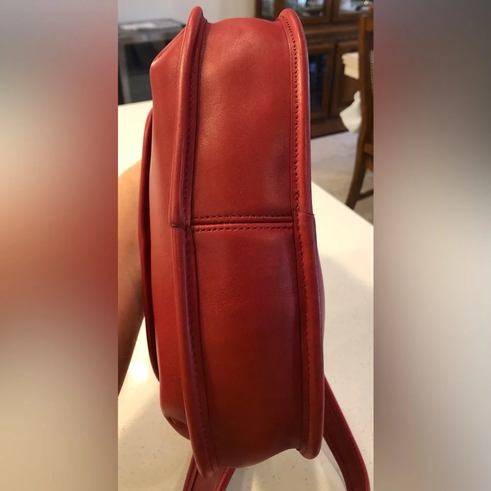 Vintage Coach Red Leather Ergo Small Flap #9034 with Hangtag in Great Condition - Picture 6 of 13